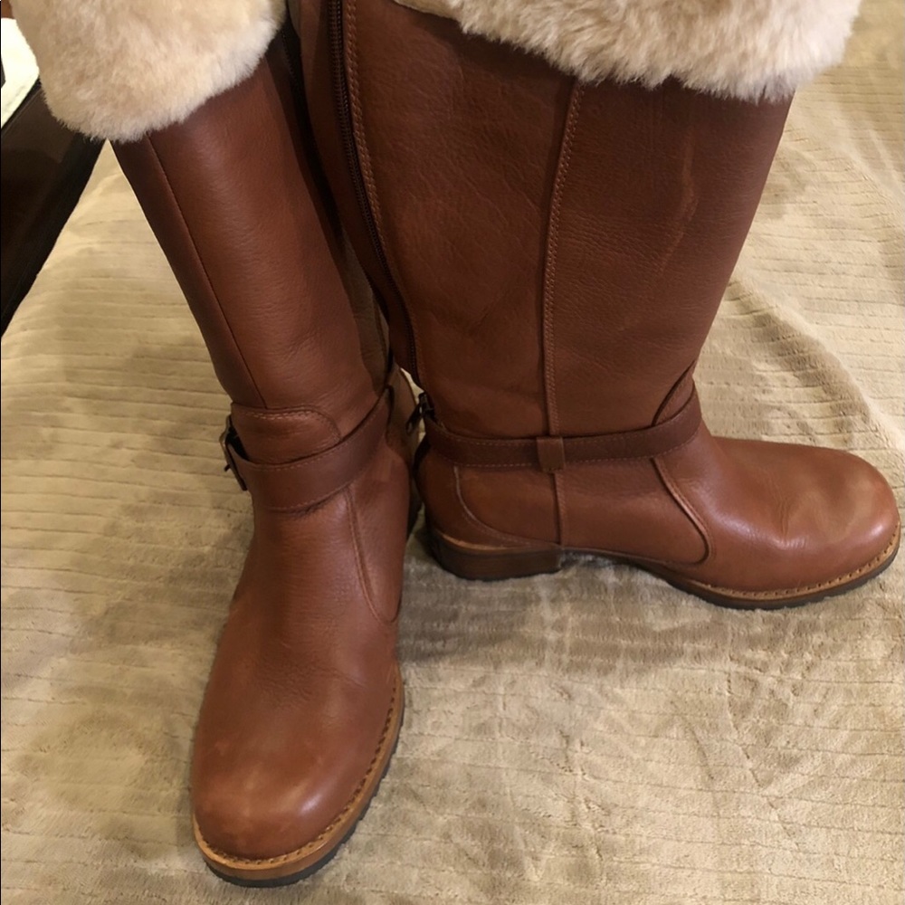 UGG Leather Langley Silt Boot, Size 8